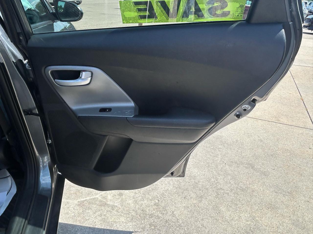 Kia Niro LX FWD 2017