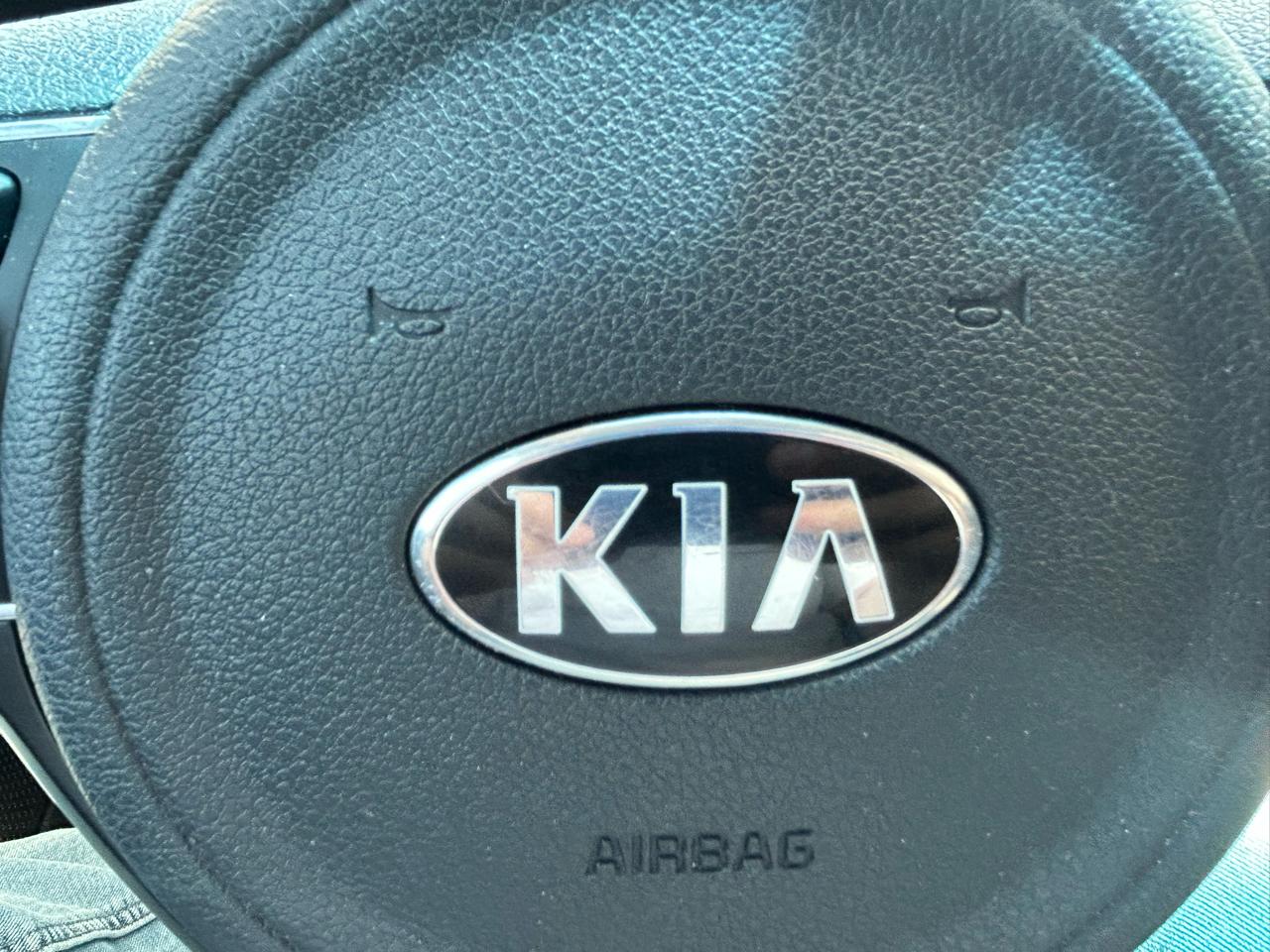 Kia Niro LX FWD 2017