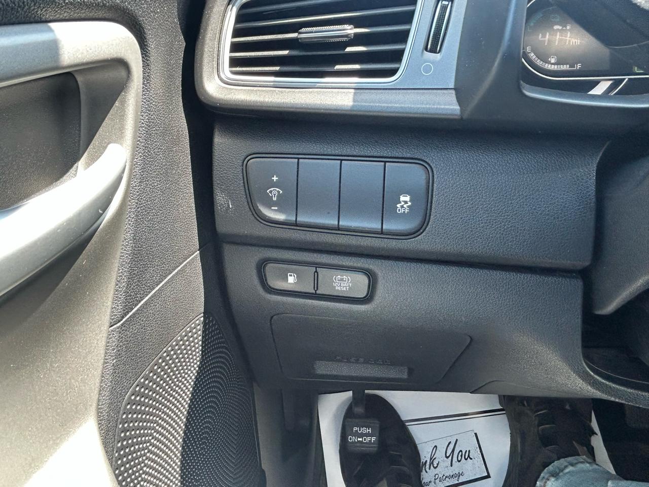 Kia Niro LX FWD 2017