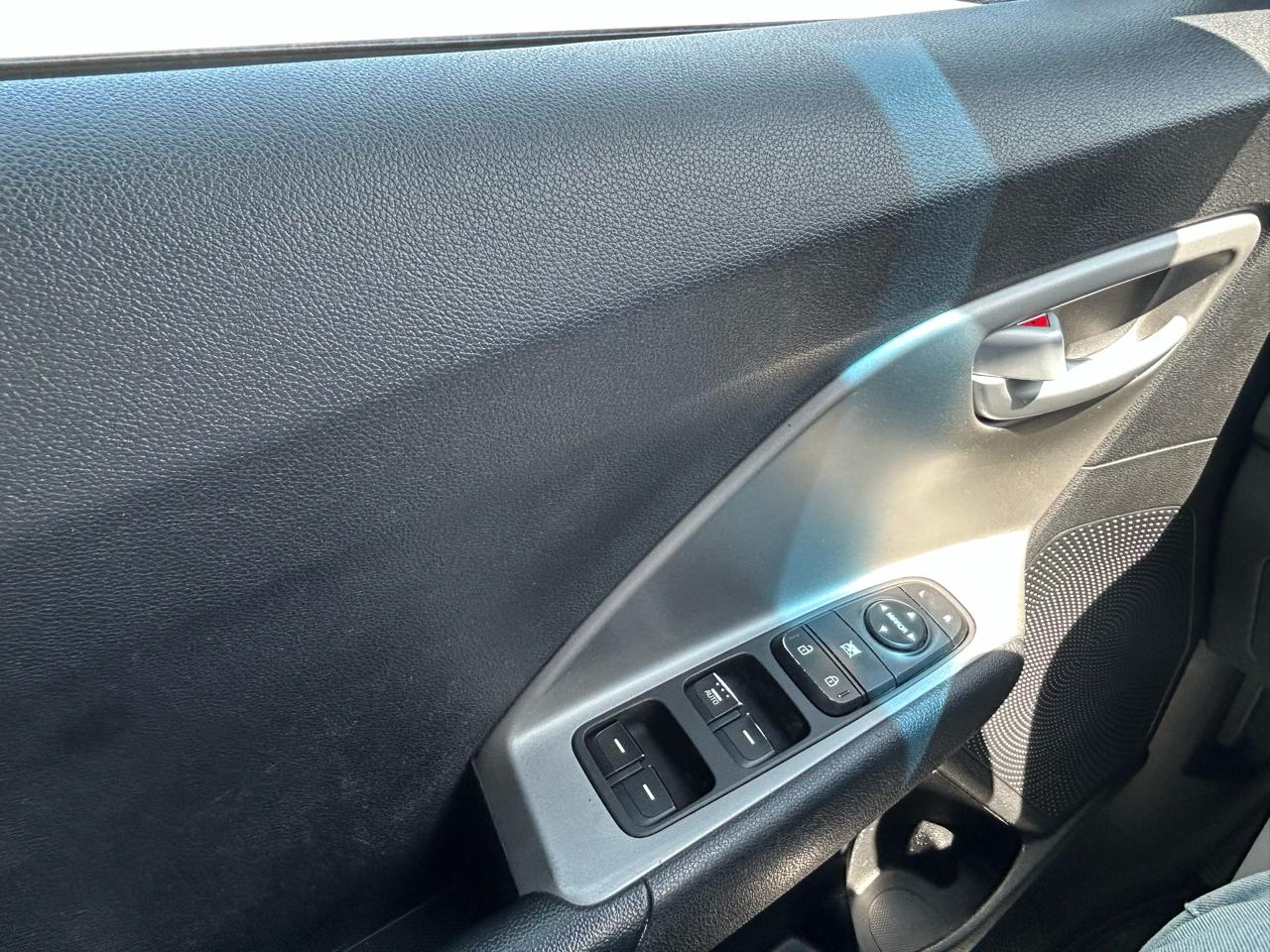 Kia Niro LX FWD 2017