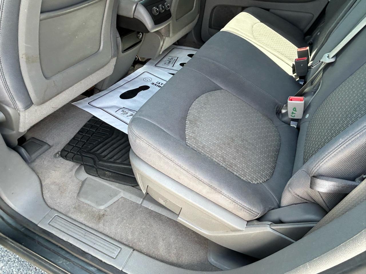 Chevrolet Traverse AWD 4dr LS 2011