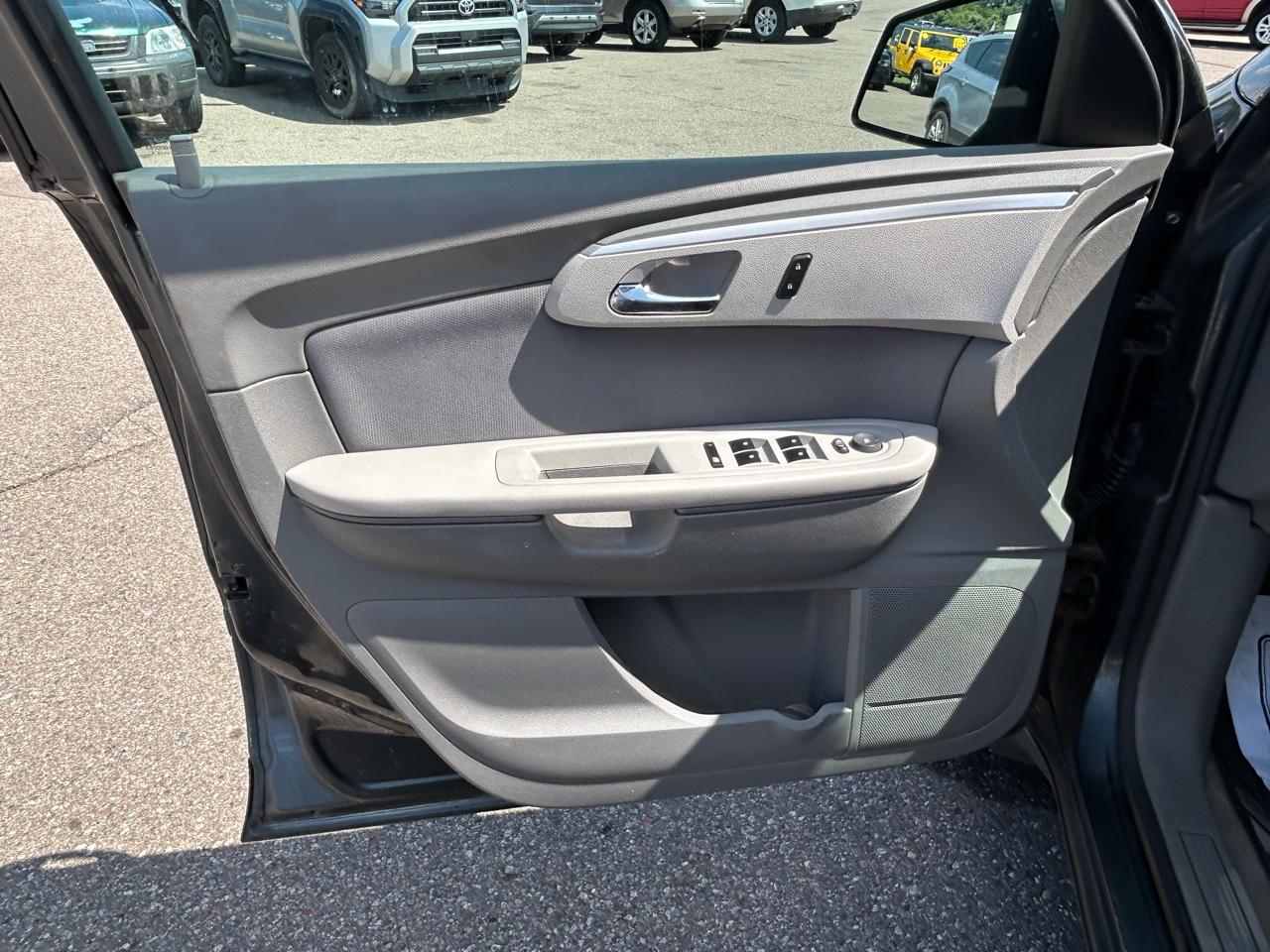 Chevrolet Traverse AWD 4dr LS 2011
