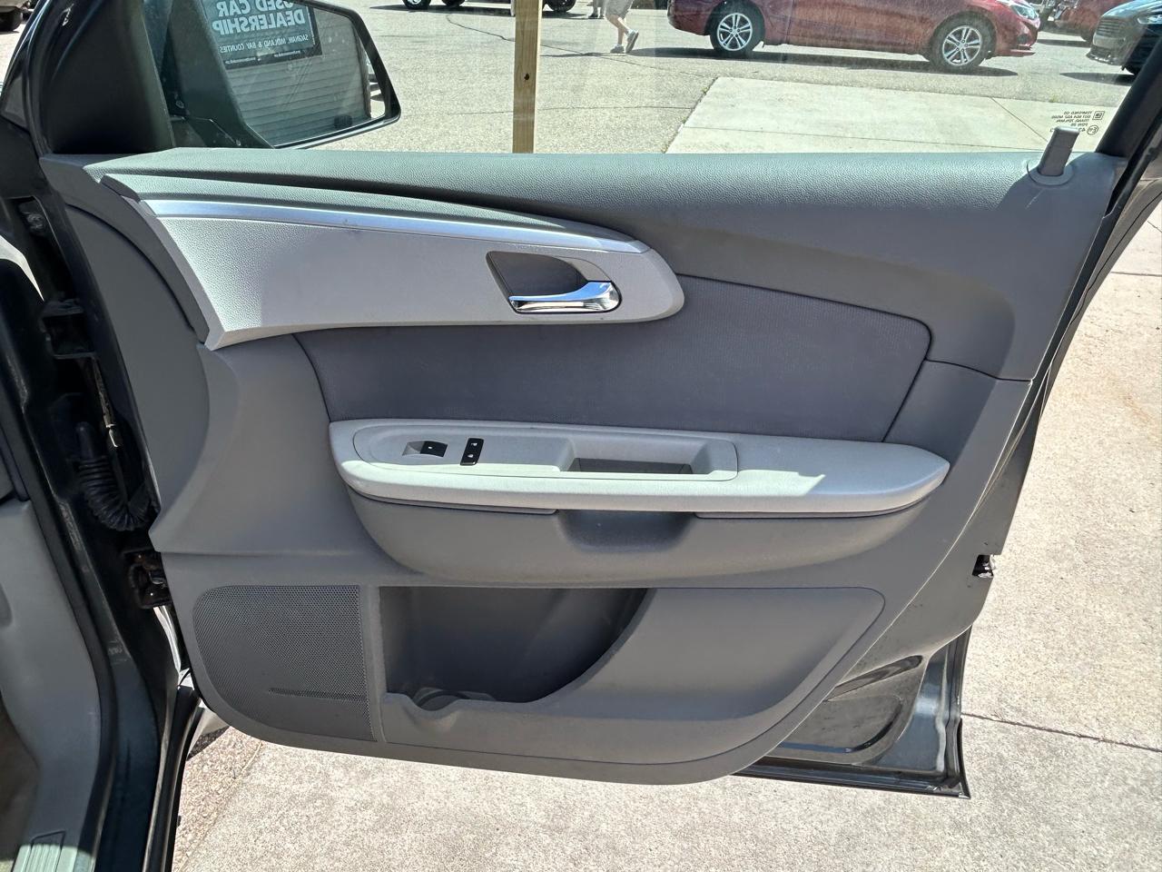 Chevrolet Traverse AWD 4dr LS 2011