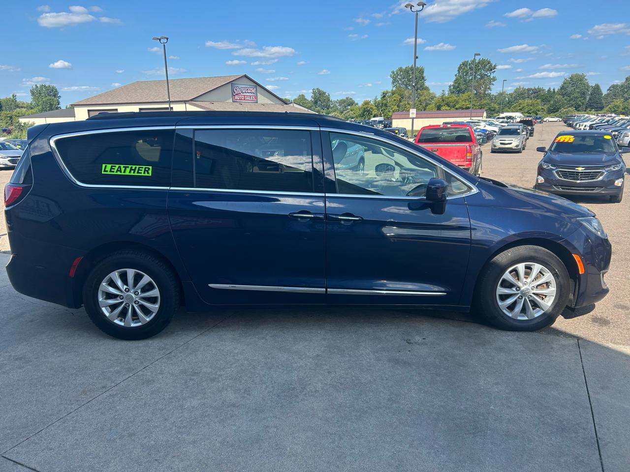 Chrysler Pacifica Touring-L FWD 2017