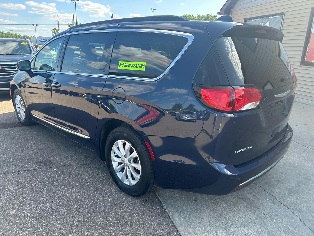 Chrysler Pacifica Touring-L FWD 2017