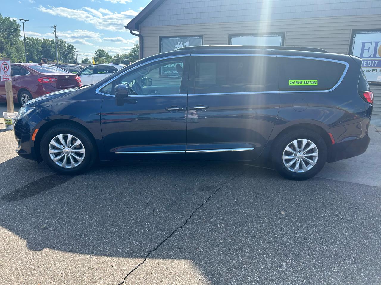 Chrysler Pacifica Touring-L FWD 2017