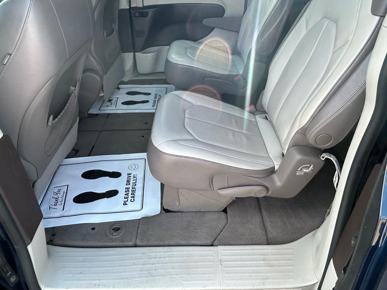 Chrysler Pacifica Touring-L FWD 2017
