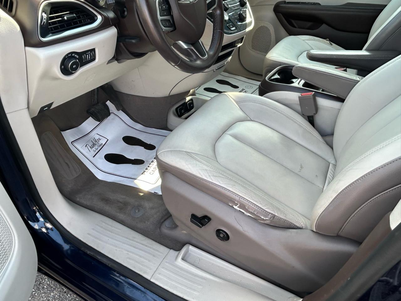 Chrysler Pacifica Touring-L FWD 2017