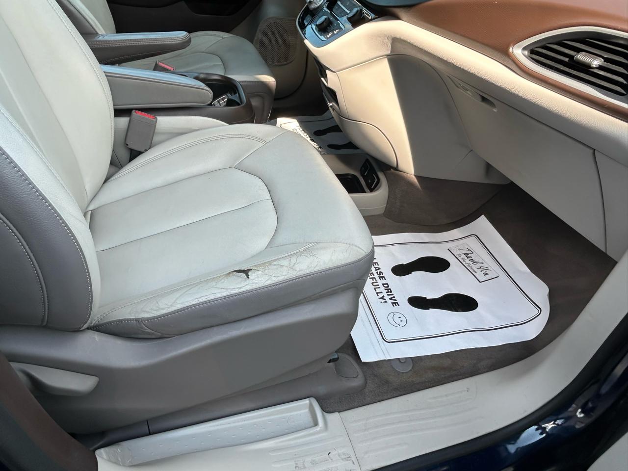 Chrysler Pacifica Touring-L FWD 2017