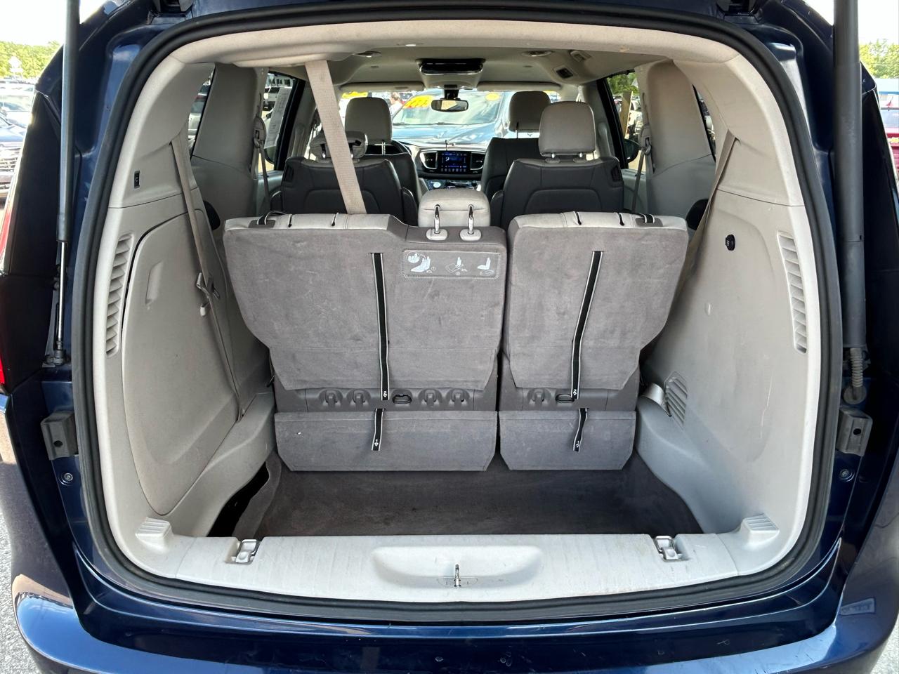 Chrysler Pacifica Touring-L FWD 2017