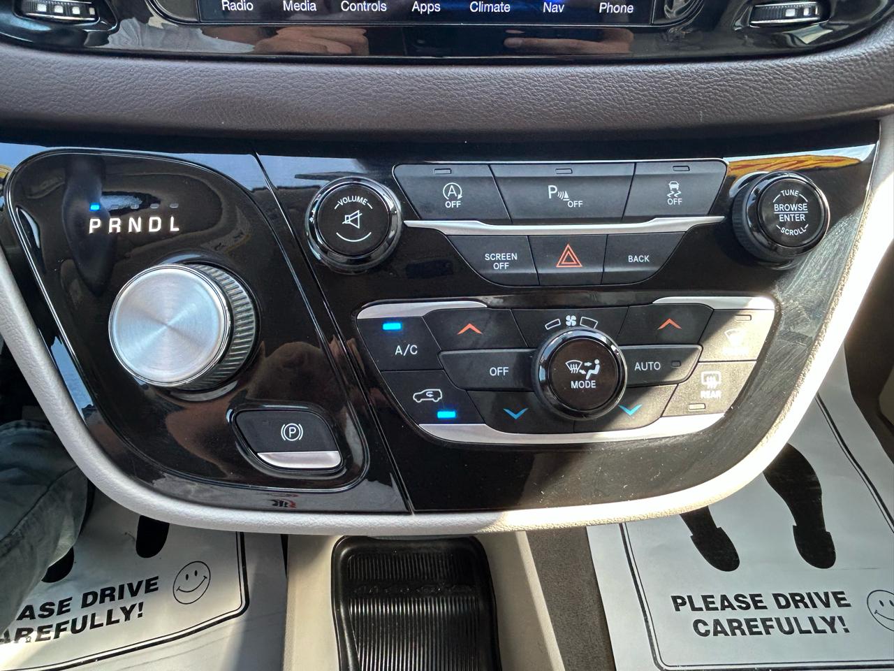 Chrysler Pacifica Touring-L FWD 2017