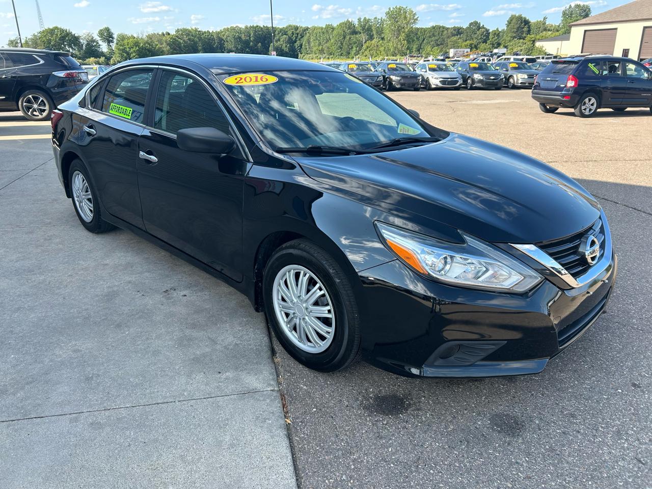 Nissan Altima 4dr Sdn I4 2.5 2016