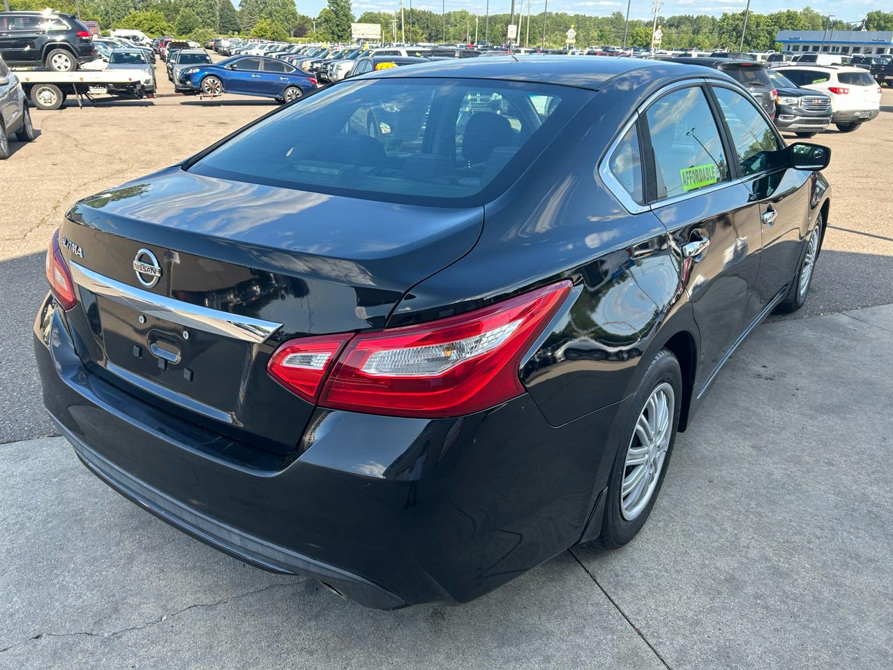 Nissan Altima 4dr Sdn I4 2.5 2016