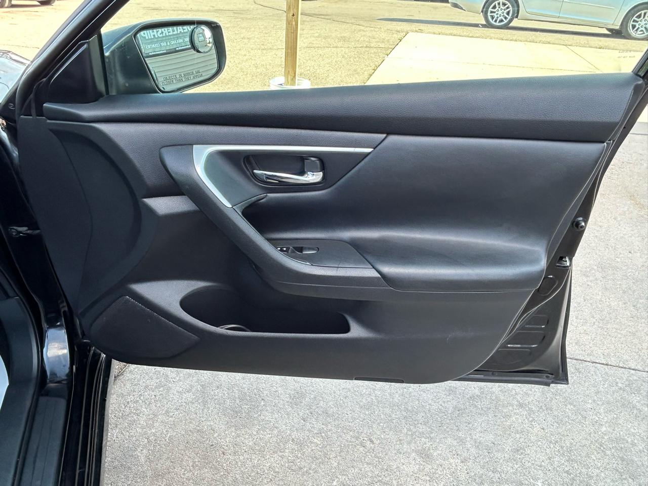 Nissan Altima 4dr Sdn I4 2.5 2016