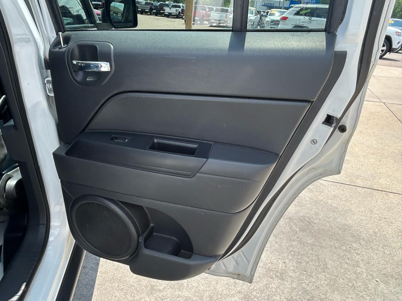 Jeep Patriot 4WD 4dr Latitude 2016