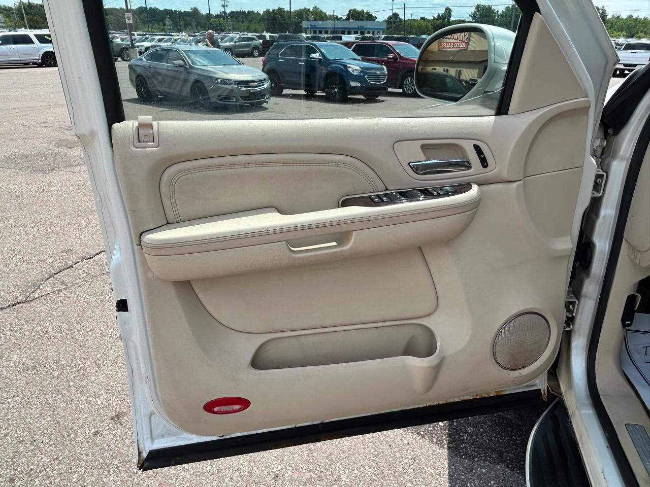 Cadillac Escalade AWD 4dr 2007