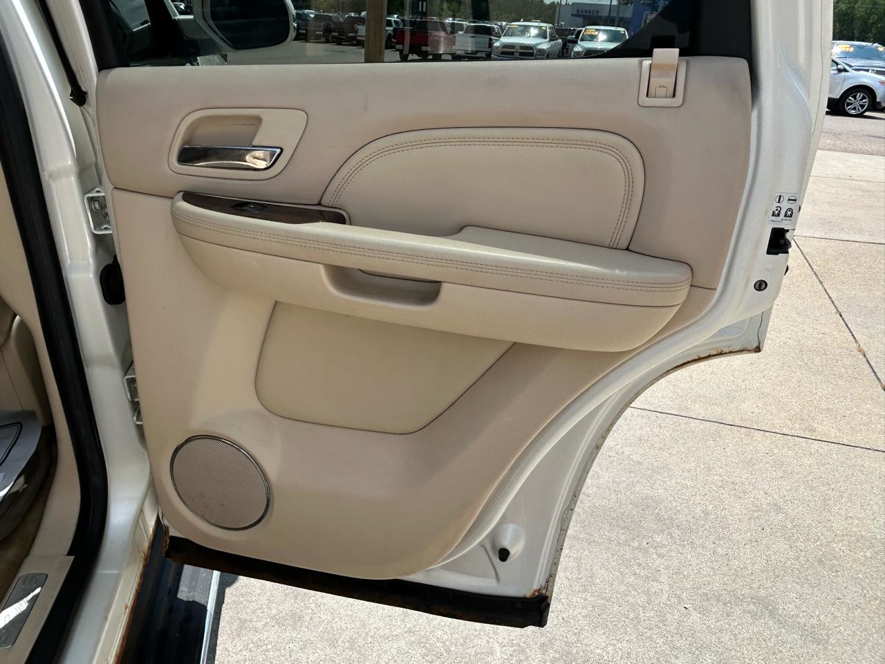 Cadillac Escalade AWD 4dr 2007