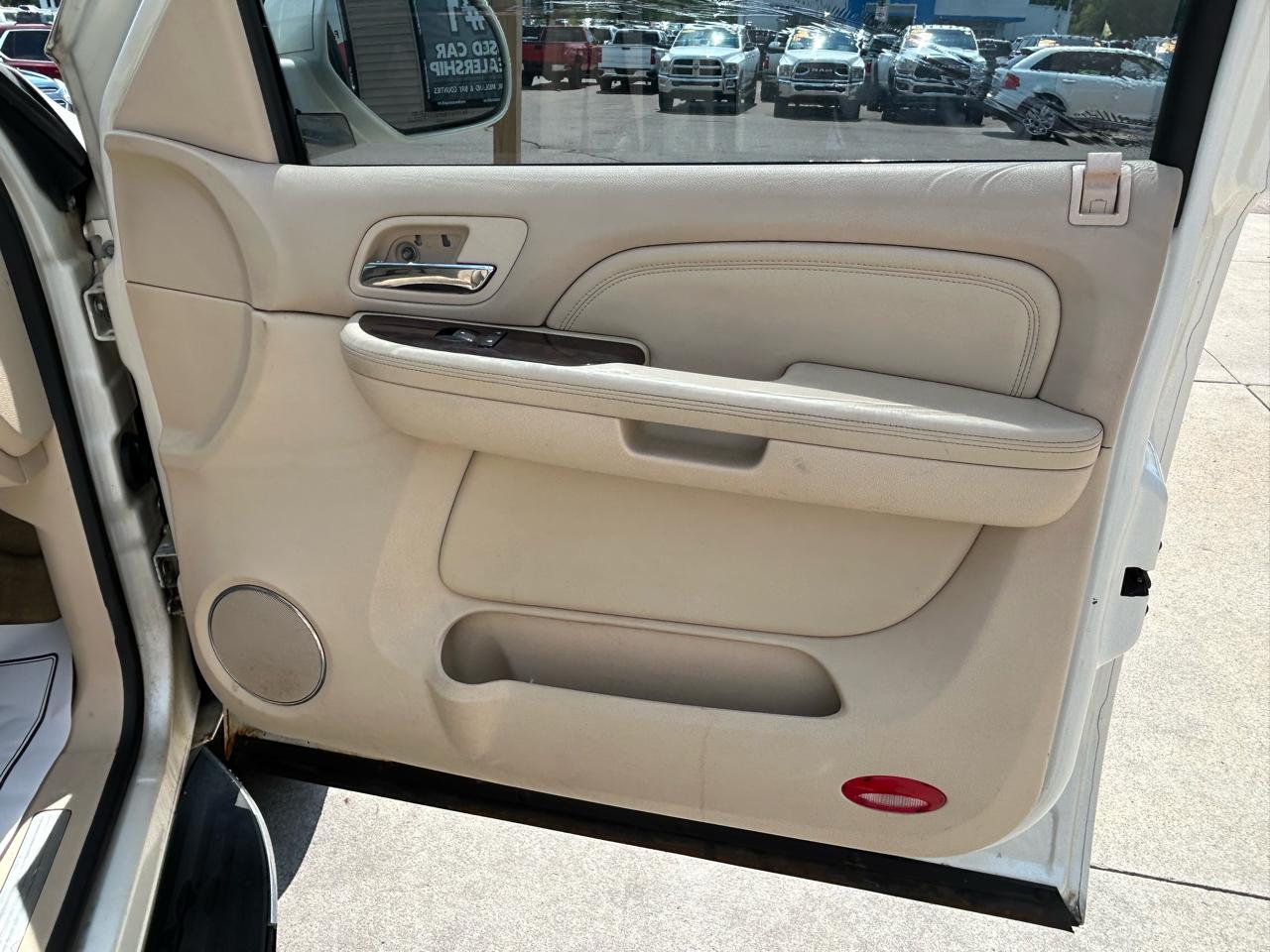 Cadillac Escalade AWD 4dr 2007