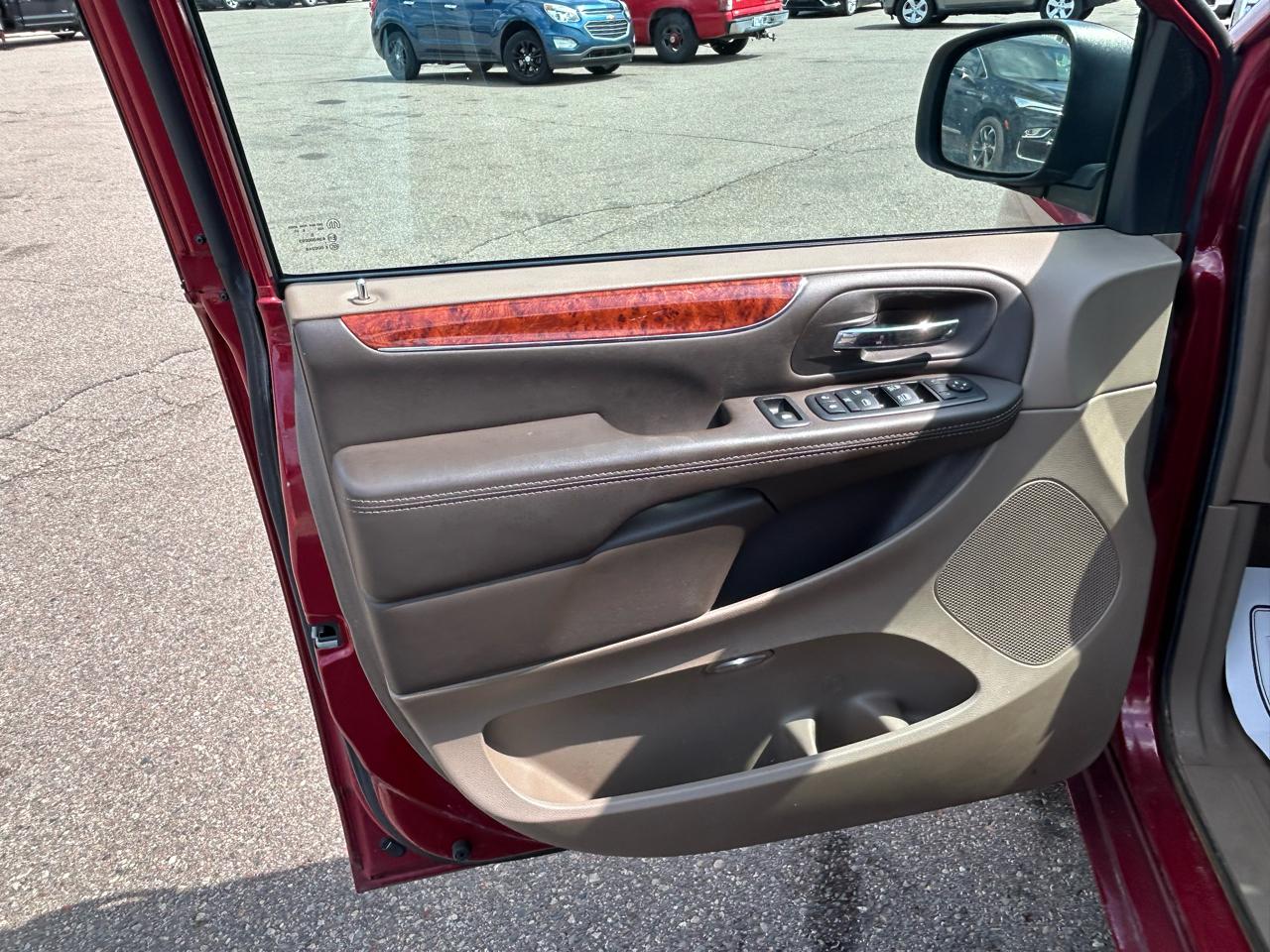 Chrysler Town & Country 4dr Wgn Touring 2016