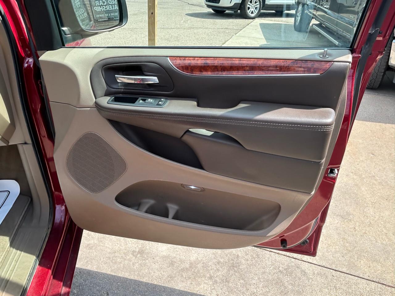 Chrysler Town & Country 4dr Wgn Touring 2016