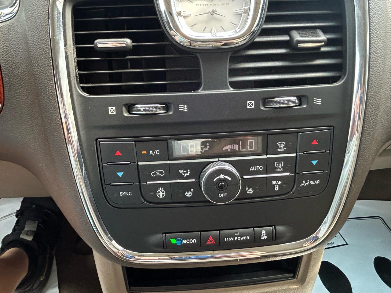 Chrysler Town & Country 4dr Wgn Touring 2016
