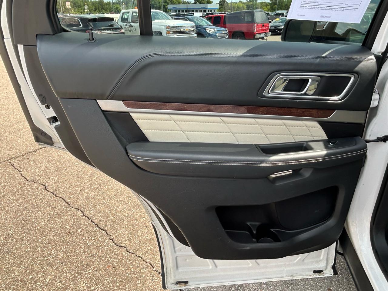 Ford Explorer 4WD 4dr Platinum 2016