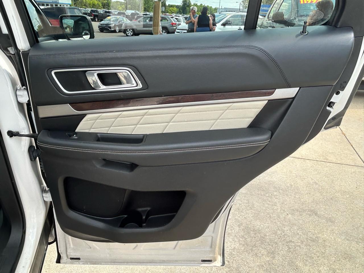 Ford Explorer 4WD 4dr Platinum 2016