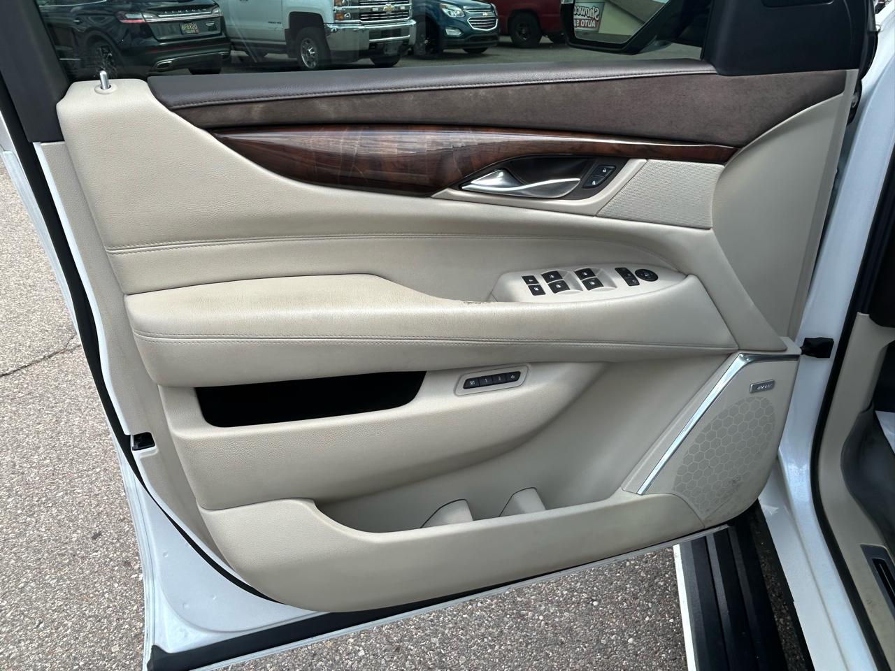 Cadillac Escalade ESV 4WD 4dr Premium Collection 2016
