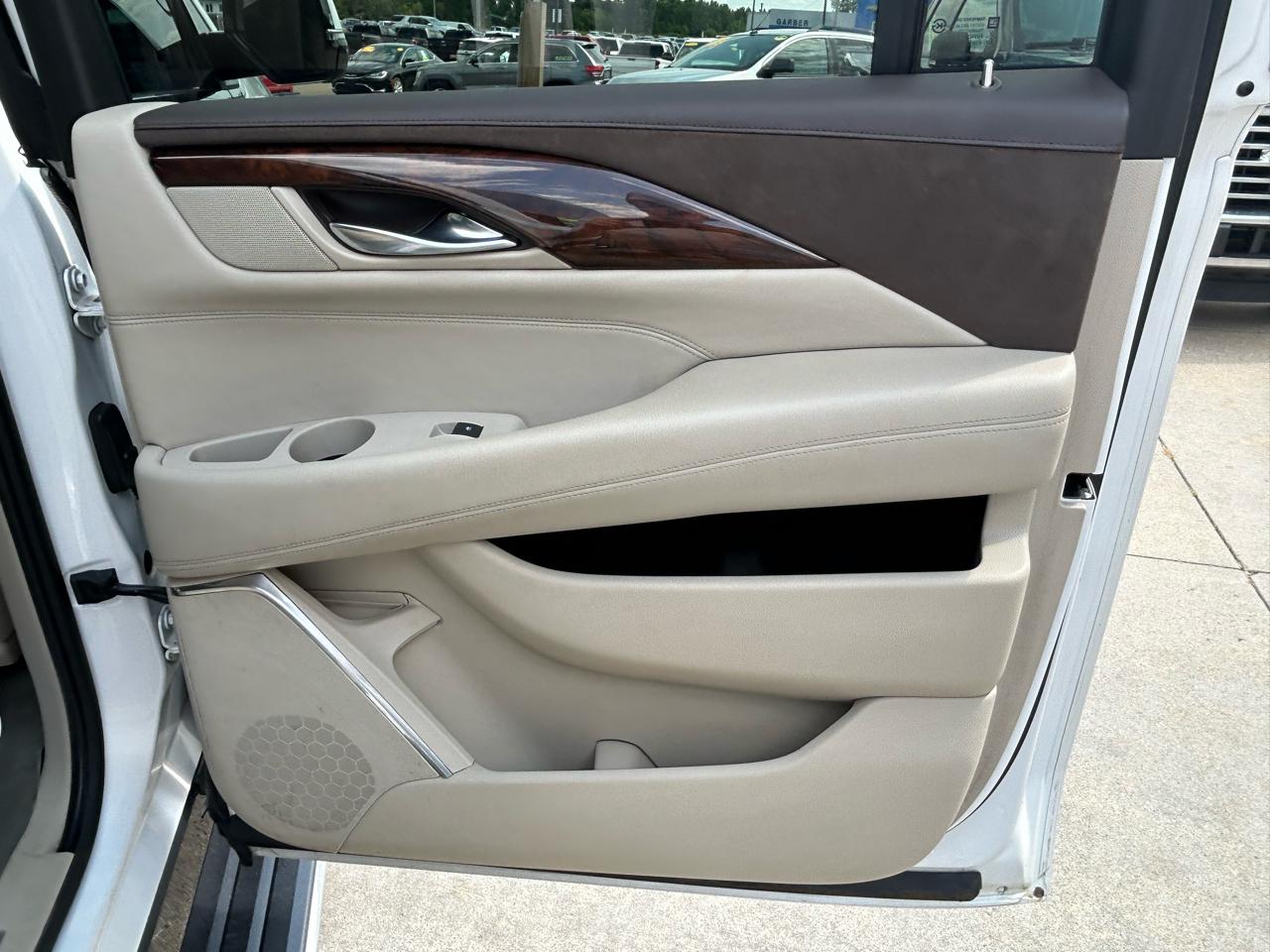 Cadillac Escalade ESV 4WD 4dr Premium Collection 2016