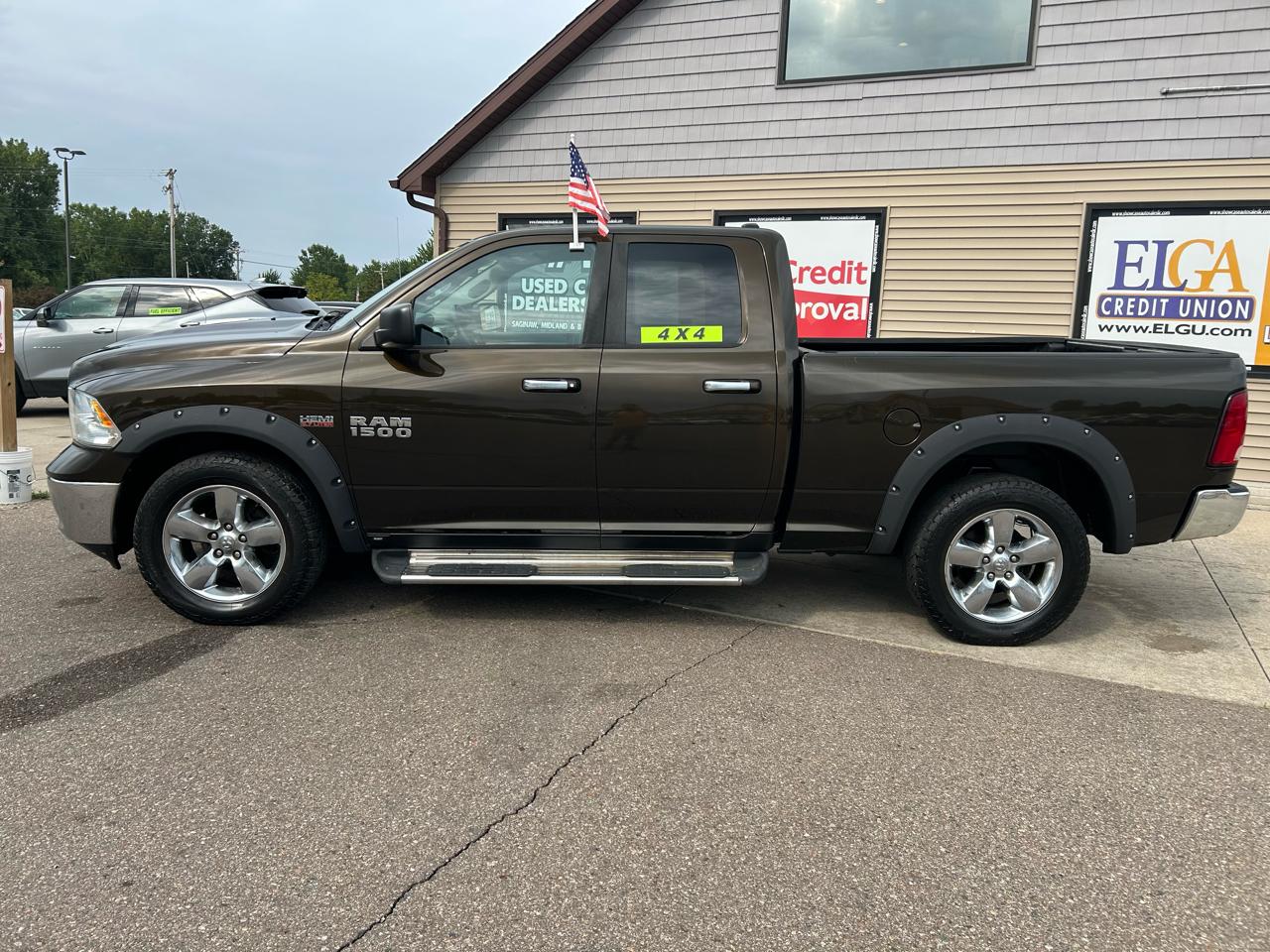 RAM 1500 4WD Quad Cab 140.5" Big Horn 2013