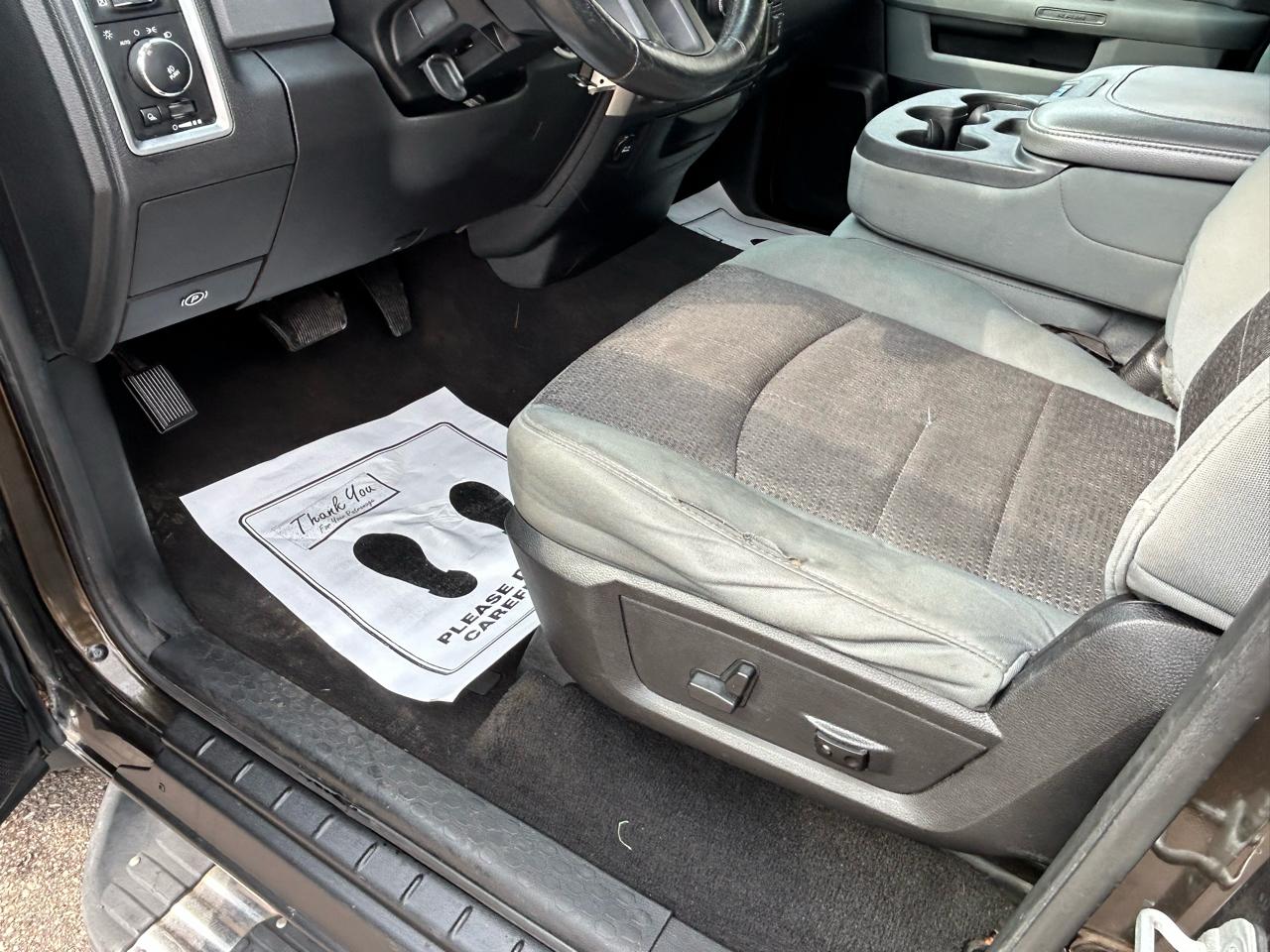 RAM 1500 4WD Quad Cab 140.5" Big Horn 2013