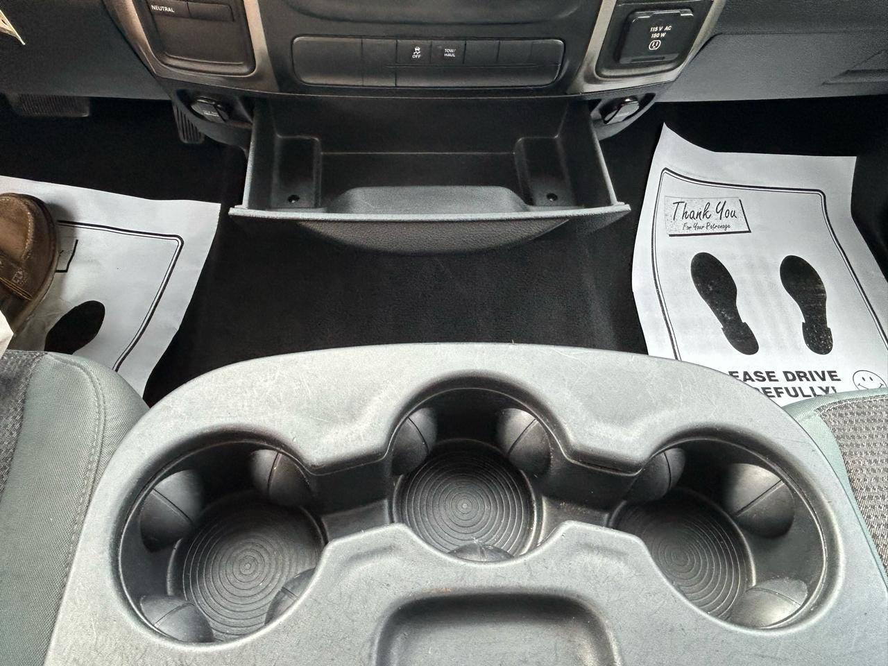 RAM 1500 4WD Quad Cab 140.5" Big Horn 2013