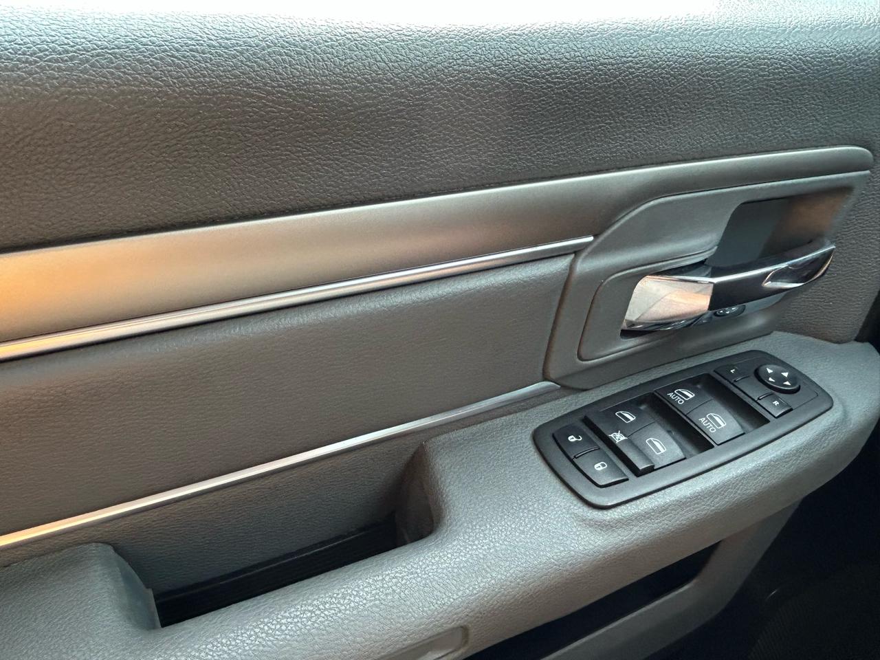 RAM 1500 4WD Quad Cab 140.5" Big Horn 2013