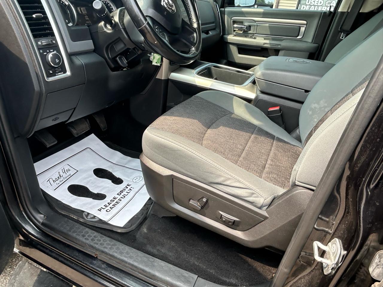 RAM 1500 Big Horn 4x4 Crew Cab 5'7" Box 2018