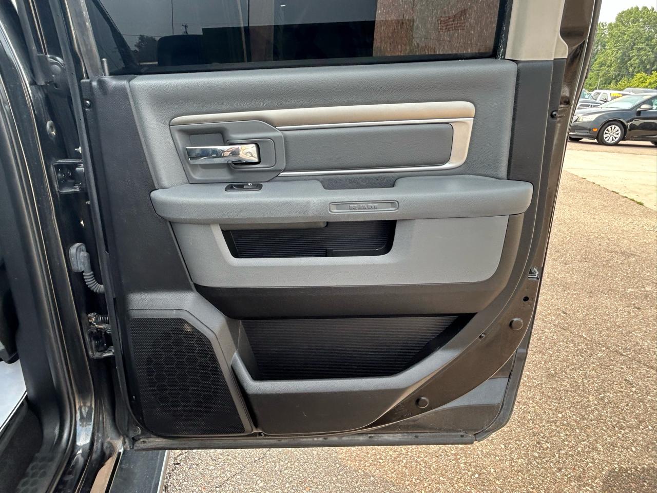 RAM 1500 Big Horn 4x4 Crew Cab 5'7" Box 2018