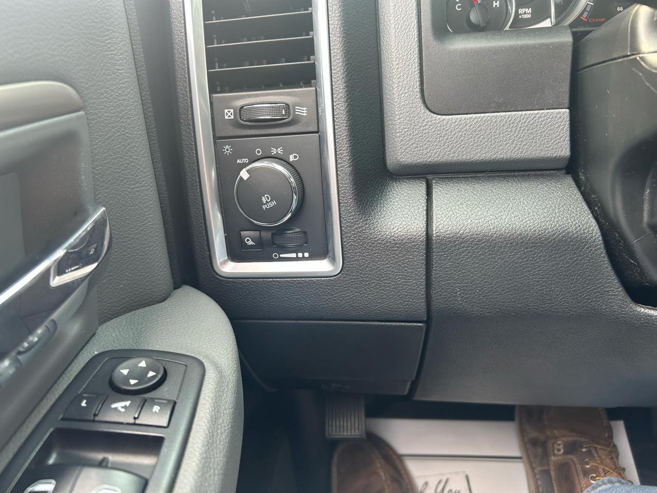 RAM 1500 Big Horn 4x4 Crew Cab 5'7" Box 2018