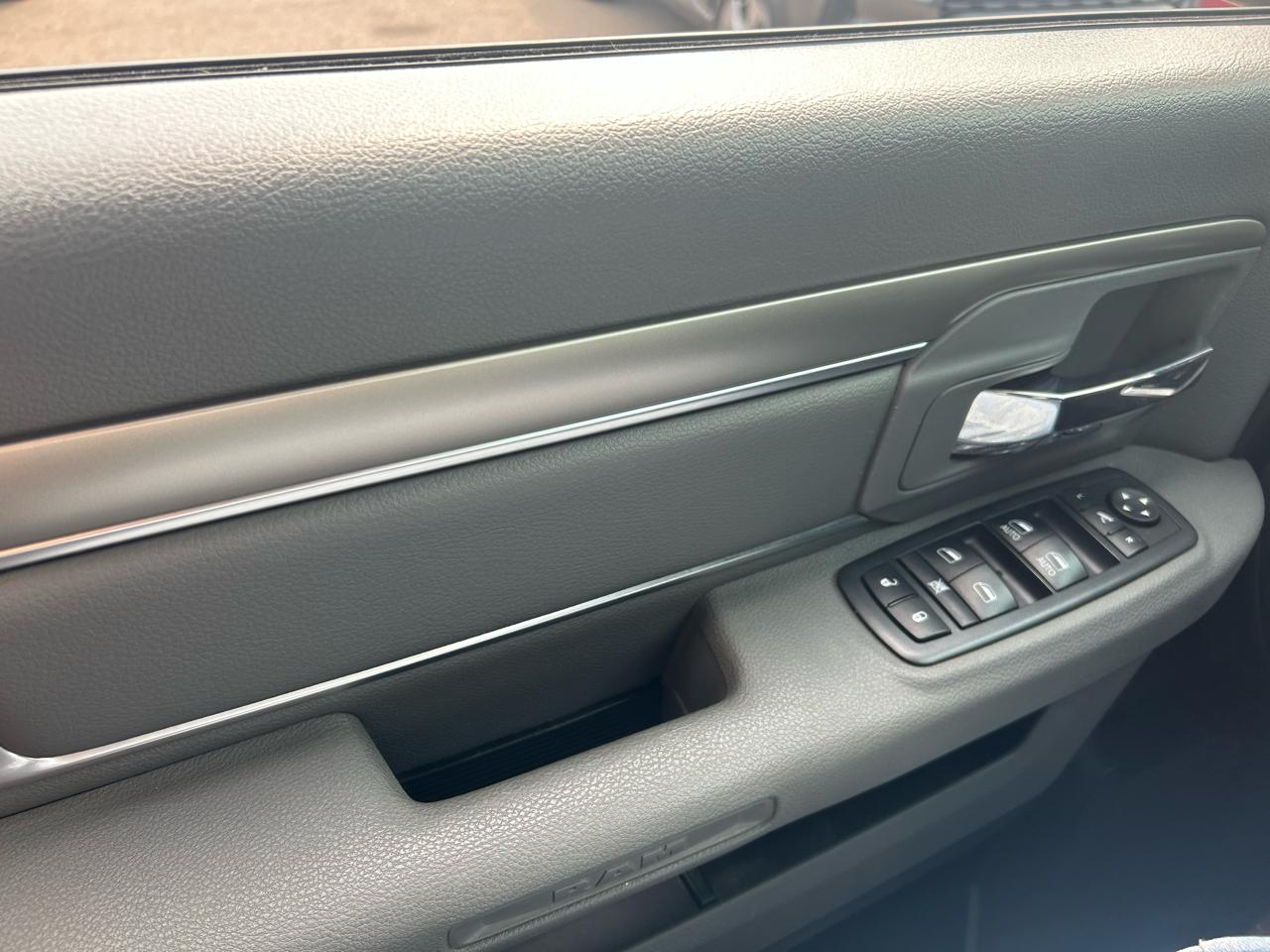 RAM 1500 Big Horn 4x4 Crew Cab 5'7" Box 2018