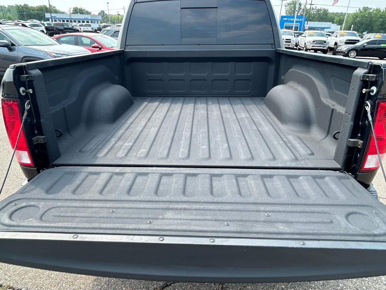 RAM 1500 Big Horn 4x4 Crew Cab 5'7" Box 2018