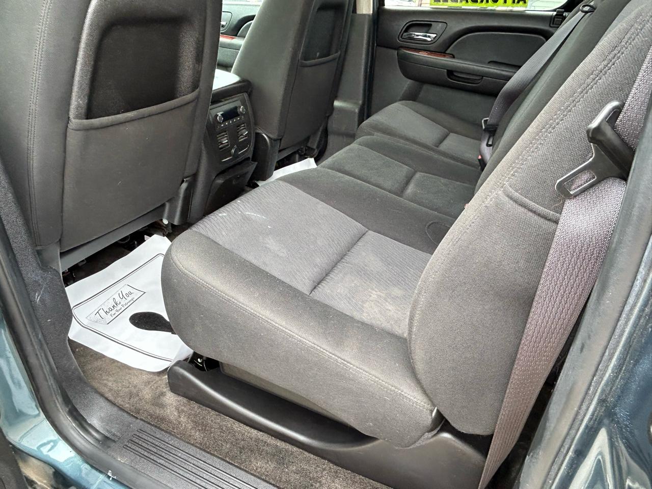 Chevrolet Avalanche 4WD Crew Cab LS 2010