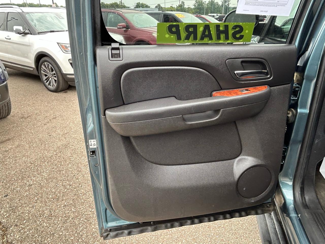 Chevrolet Avalanche 4WD Crew Cab LS 2010