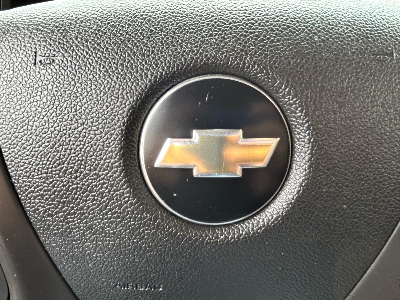 Chevrolet Avalanche 4WD Crew Cab LS 2010