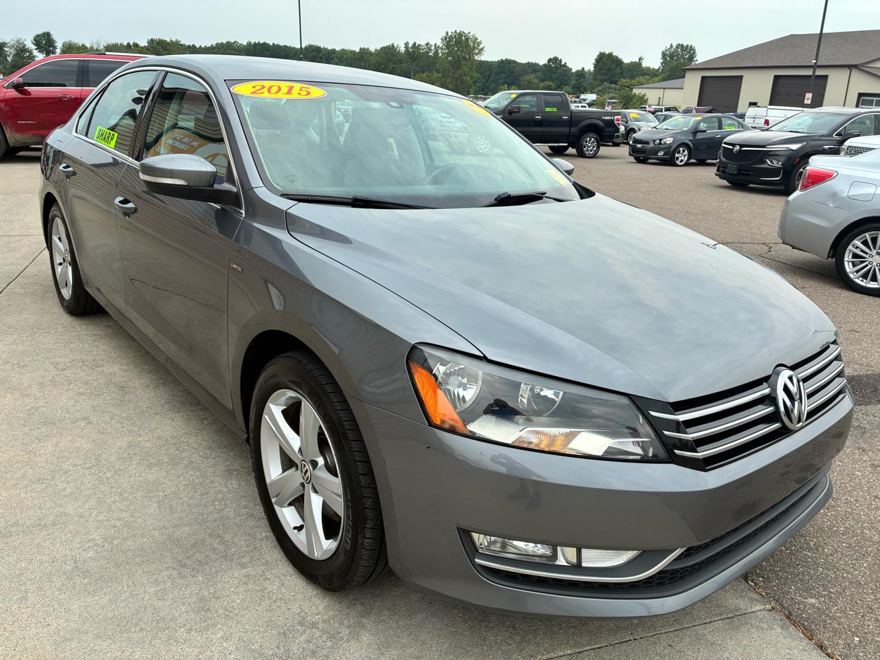 Volkswagen Passat 4dr Sdn 1.8T Auto S 2015
