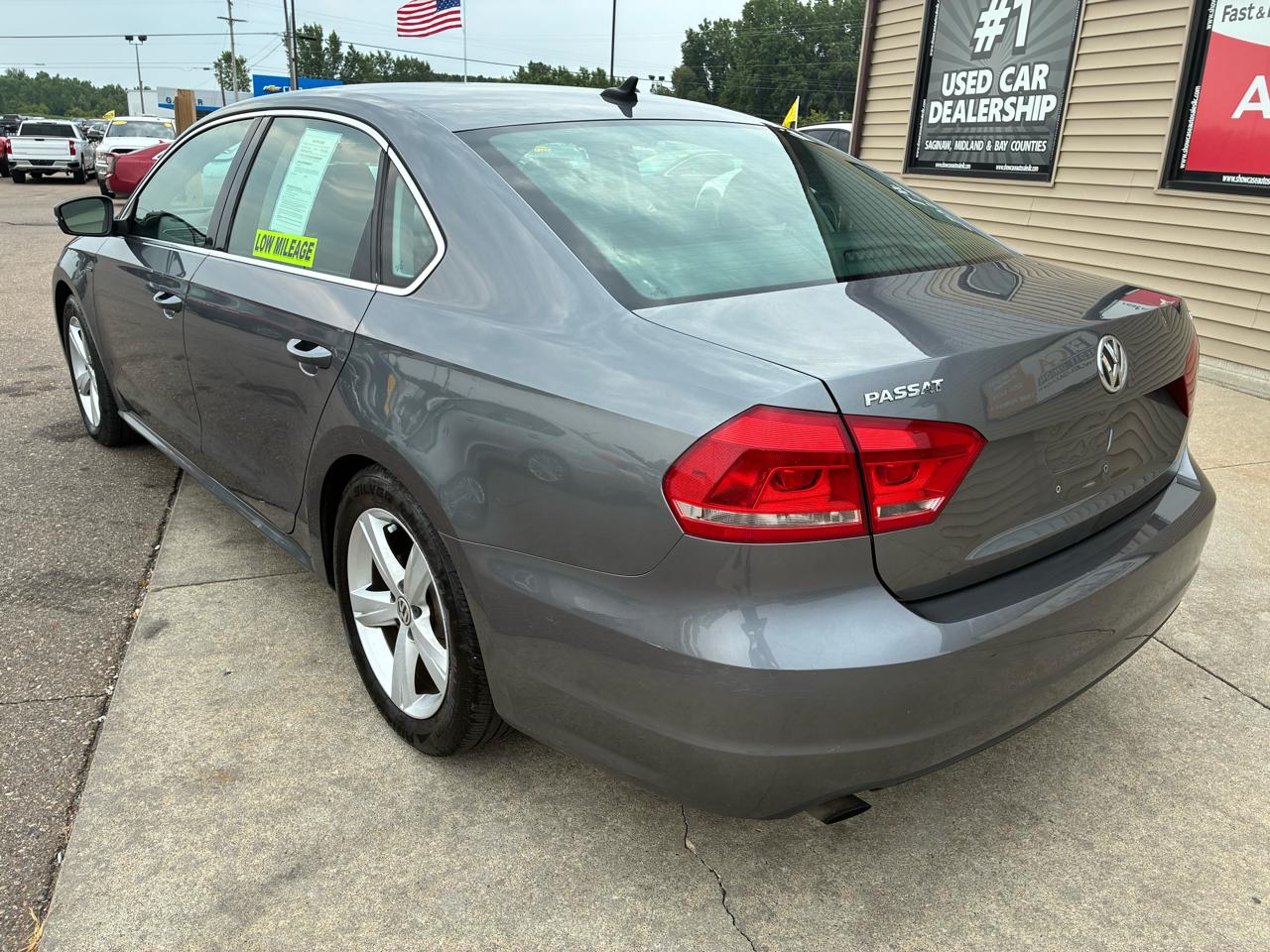 Volkswagen Passat 4dr Sdn 1.8T Auto S 2015