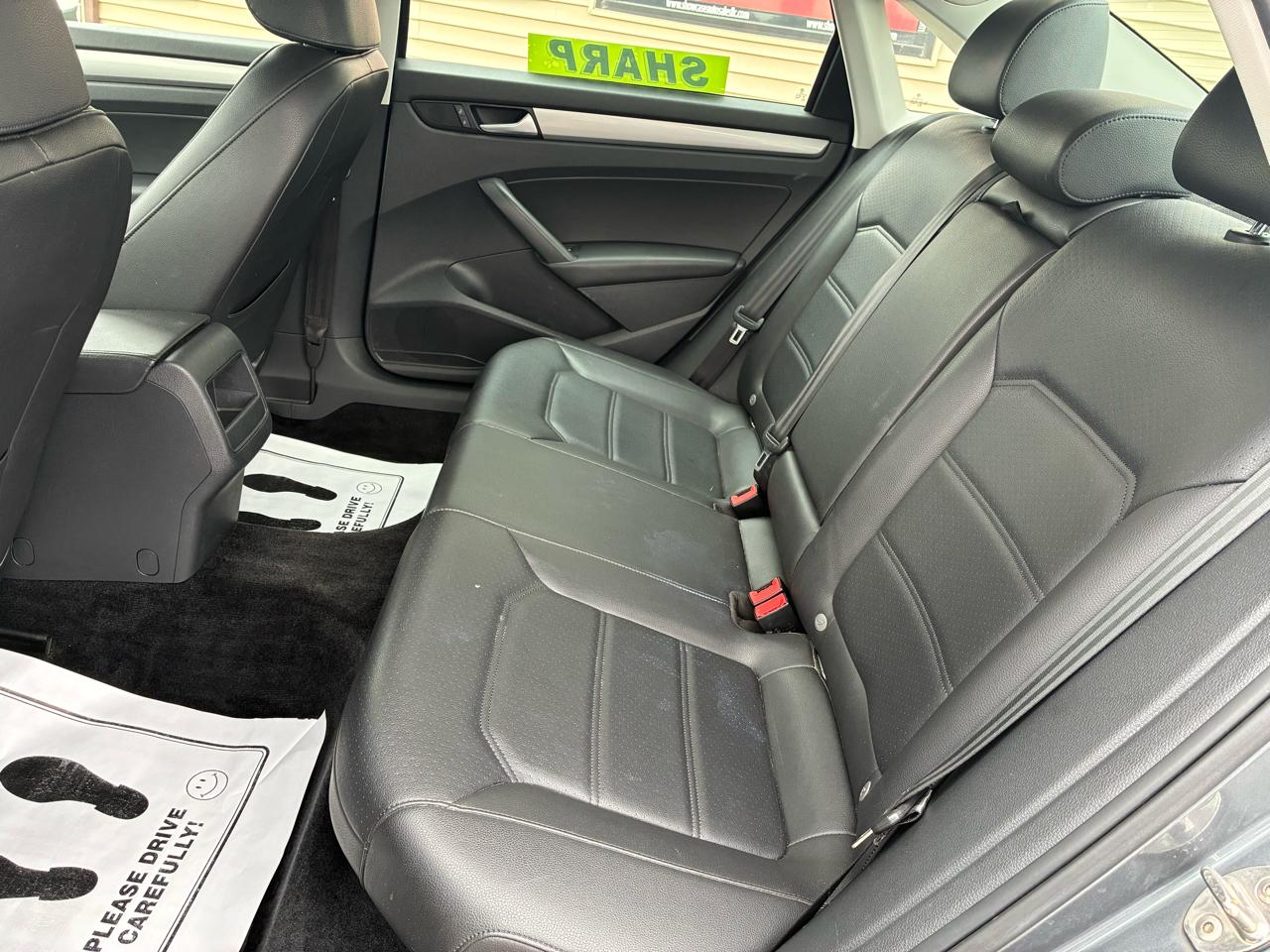 Volkswagen Passat 4dr Sdn 1.8T Auto S 2015