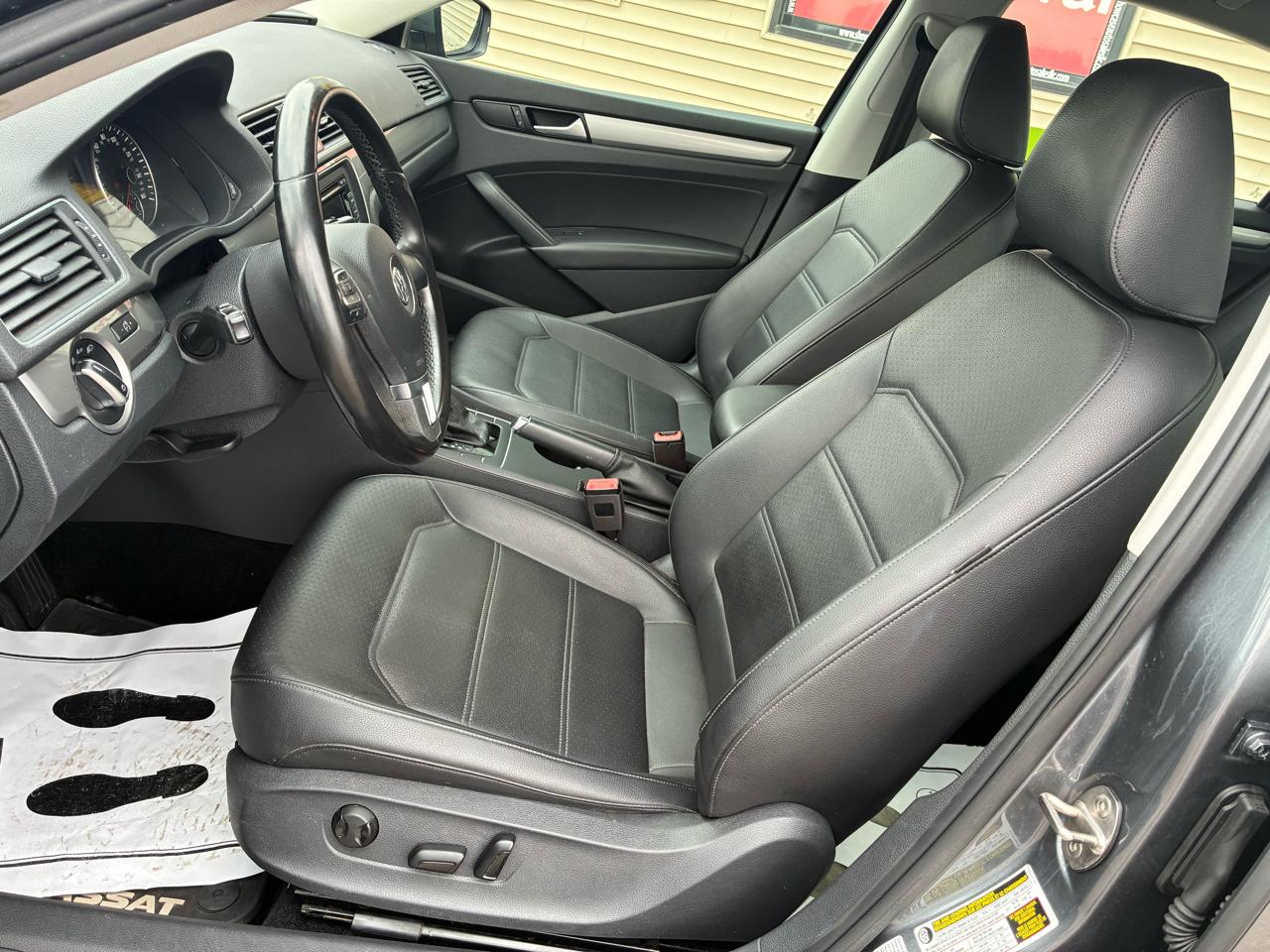Volkswagen Passat 4dr Sdn 1.8T Auto S 2015