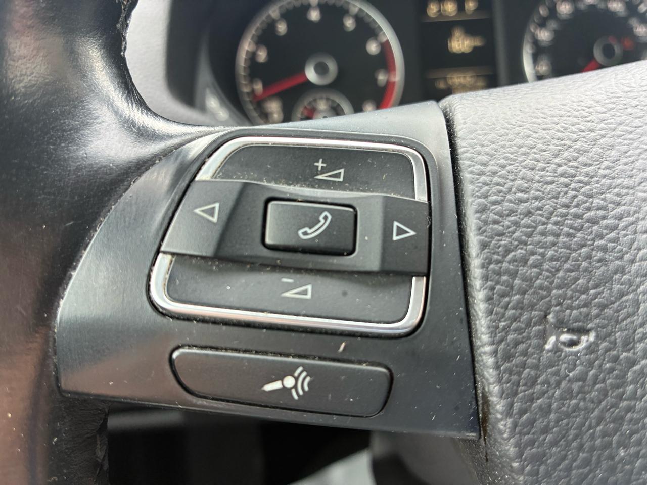 Volkswagen Passat 4dr Sdn 1.8T Auto S 2015