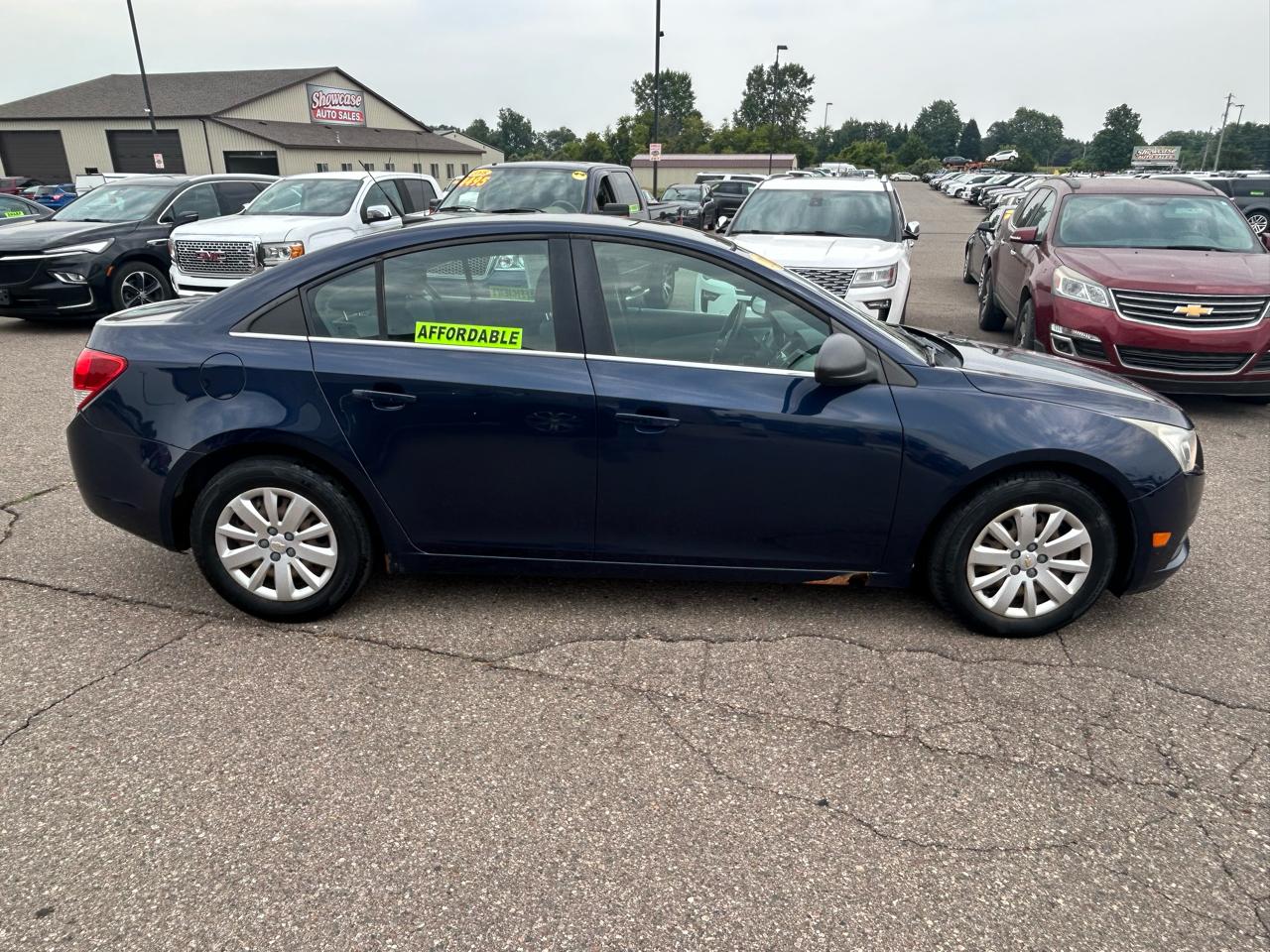 Chevrolet Cruze 4dr Sdn LS 2011