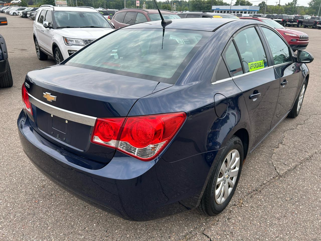Chevrolet Cruze 4dr Sdn LS 2011