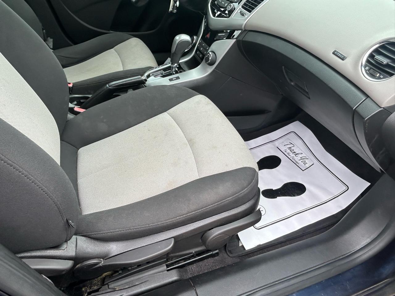 Chevrolet Cruze 4dr Sdn LS 2011