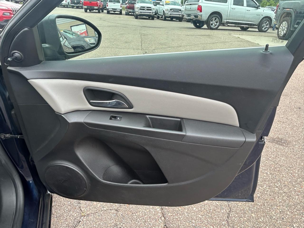 Chevrolet Cruze 4dr Sdn LS 2011